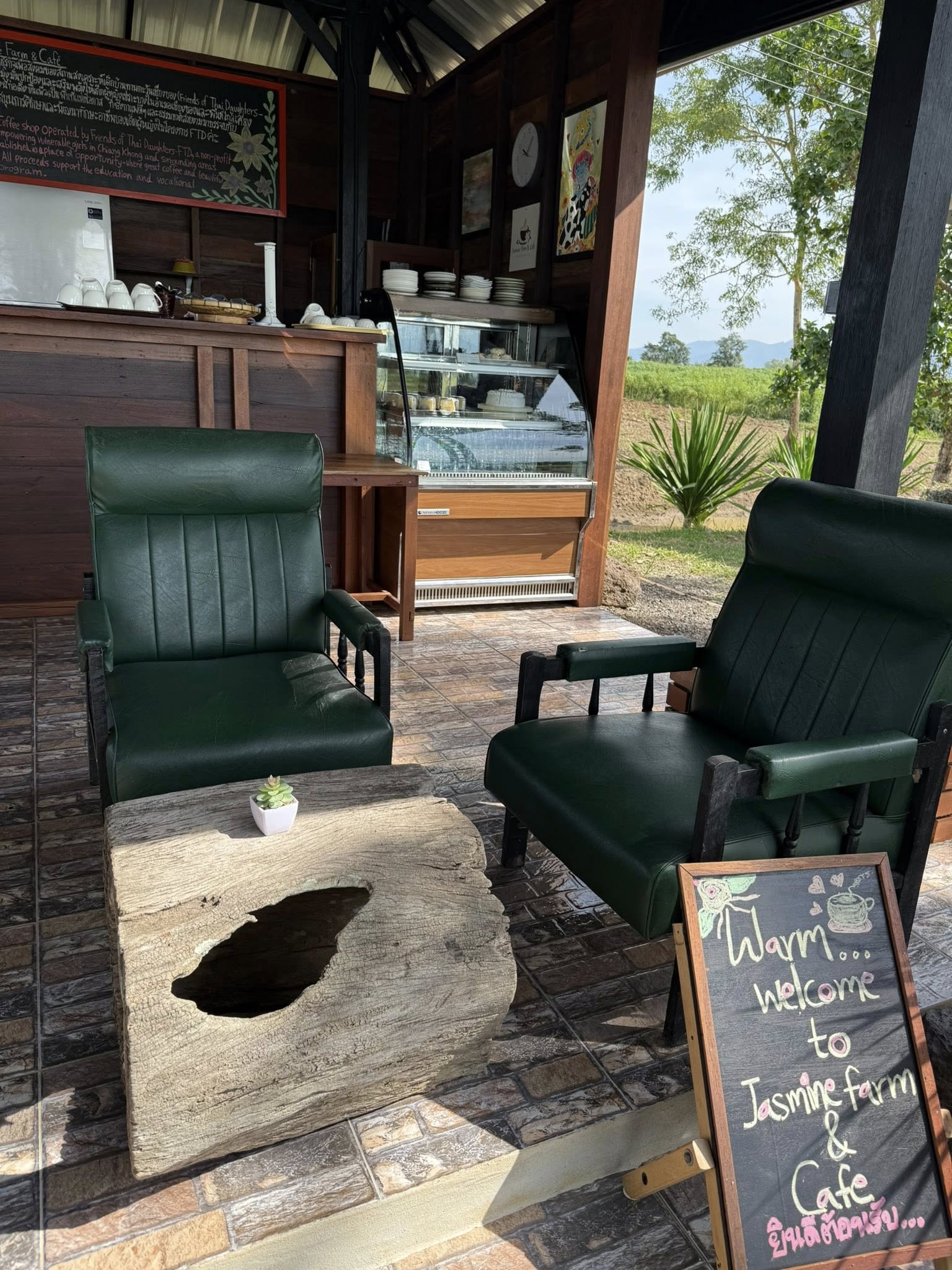 Jasmine Farm Cafe with easy chairs and view of the counter